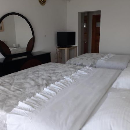 Hotel Marco Polo Слатине Экстерьер фото