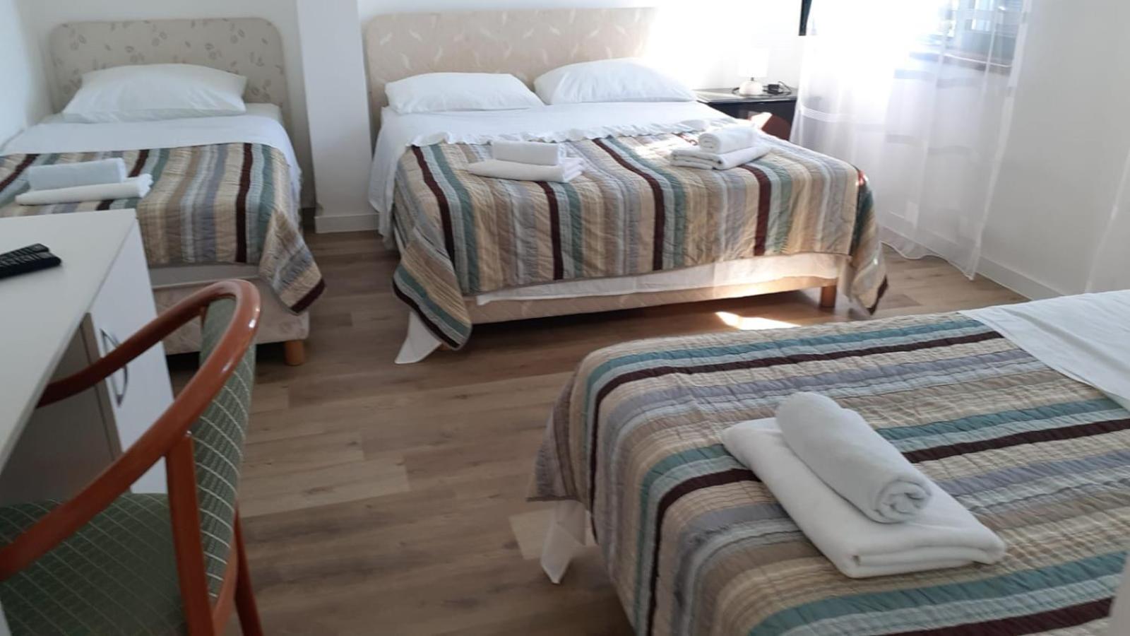 Hotel Marco Polo Слатине Экстерьер фото
