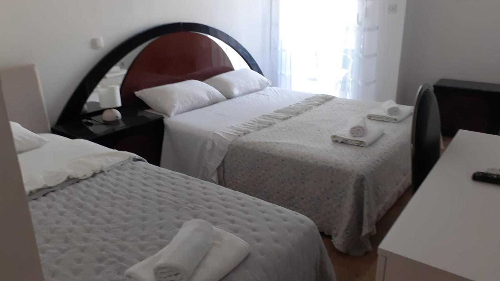 Hotel Marco Polo Слатине Экстерьер фото